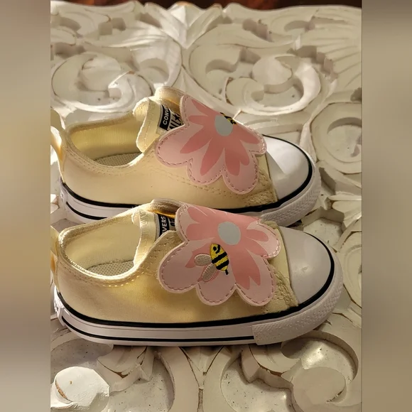 Converse Chuck Taylor All Star Kids Sneaker Size 5 Toddler - Picture 2 of 10